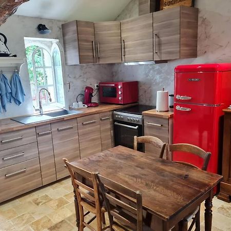 Petit Gite 18 Eme Tout Confort Saint-Germain-des-Fosses Buitenkant foto